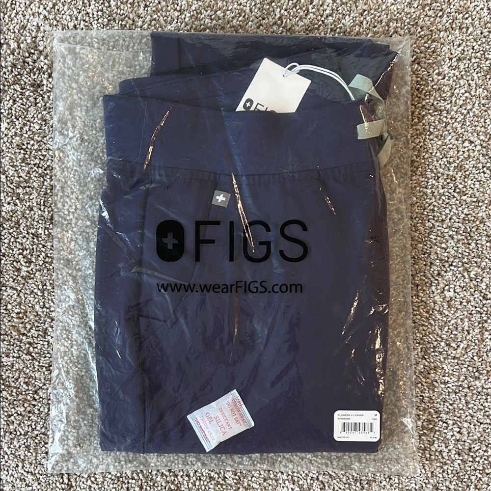Figs Zamora jogger purple shadow M brand new